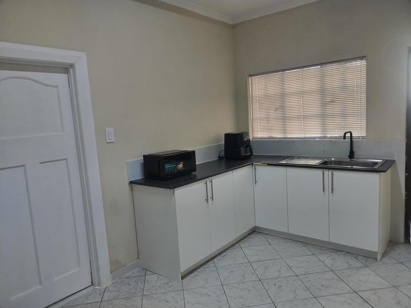 To Let 1 Bedroom Property for Rent in Woodstock Western Cape